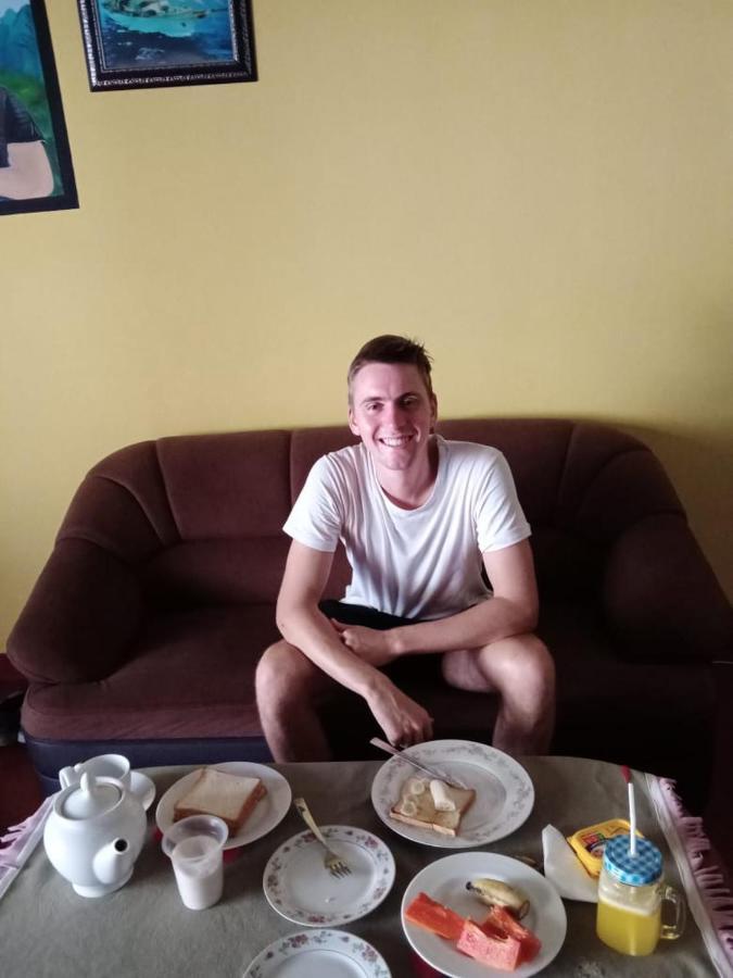 Menaka Homestay Тангале Екстериор снимка